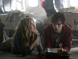 Warm Bodies - Teresa Palmer, Nicholas Hoult