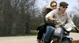 Brad Pitt e Cate Blanchett nel film Il Curioso Caso di Benjamin Button
