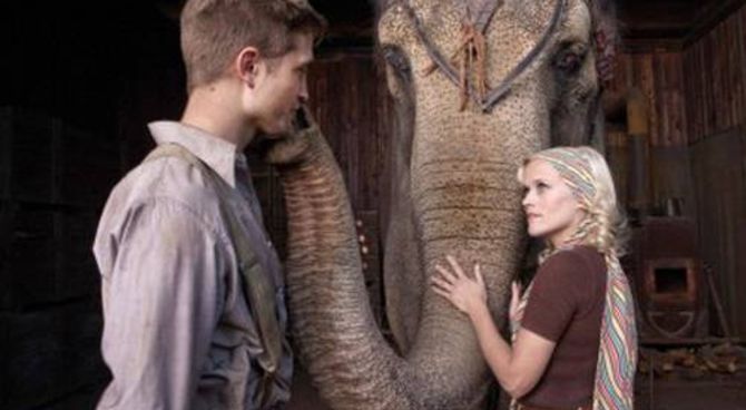 Come l'acqua per gli elefanti - Robert Pattinson e Reese Witherspoon