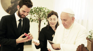 Andrea Iervolino & Graciela Rodriguez con Papa Francesco