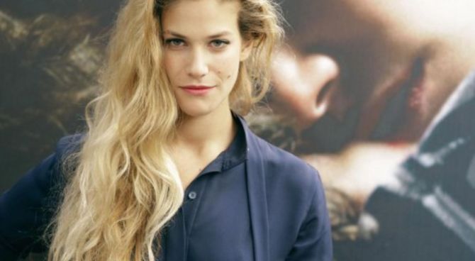 Tea Falco