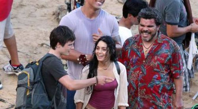 Journey 2: The Mysterious Island - Josh Hutcherson, Dwayne Johnson, Vanessa Hudgens, Luis Guzman