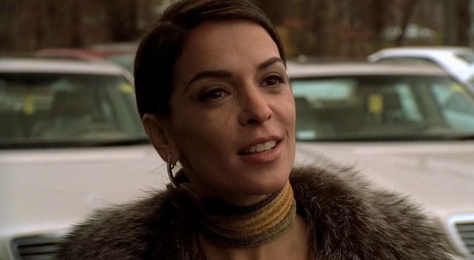 Annabella Sciorra 