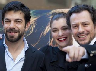 La vita facile - Vittoria Puccini, Pierfrancesco Favino e Stefano Accorsi