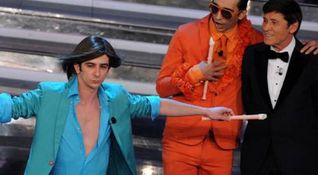 I soliti idioti, Sanremo 2012 seconda serata