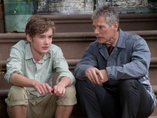 Un giorno questo dolore ti sarÃ  utile - Toby Regbo, Stephen Lang