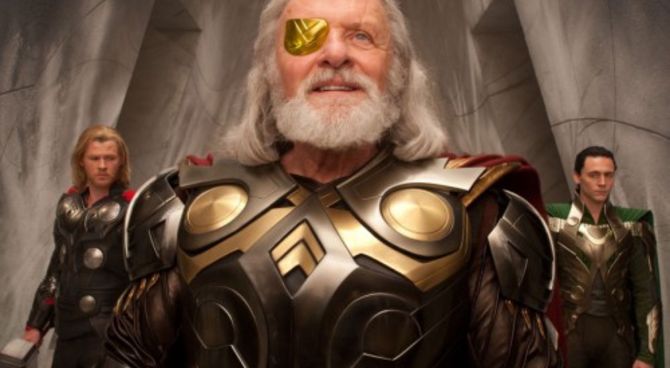 Thor - Anthony Hopkins, Chris Hemsworth e Tom Hiddleston