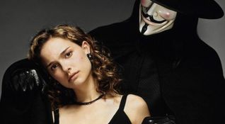 V per vendetta - Natalie Portman, Hugo Weaving