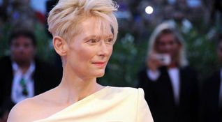 Venezia 72: la diva Swinton rompe ogni cliché