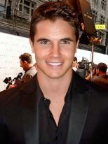 Robbie-Amell