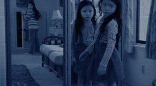 Paranormal Activity 3 - Jessica Tyler Brown, Chloe Csengery