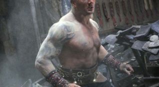 L'uomo con i pugni di ferro - Dave Bautista