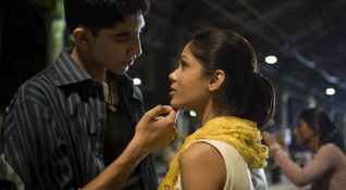The Millionaire - Freida Pinto e Dev Patel