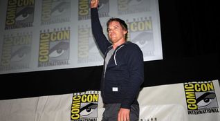 Dexter saluta i fan al Comic-con<br>