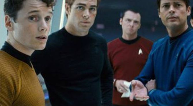 Star Trek - Anton Yelchin, Chris Pine, Simon Pegg, Karl Urban, John Cho, Zoe Saldana