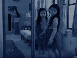 Paranormal Activity 3 - Jessica Tyler Brown, Chloe Csengery