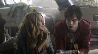 Warm Bodies - Teresa Palmer, Nicholas Hoult