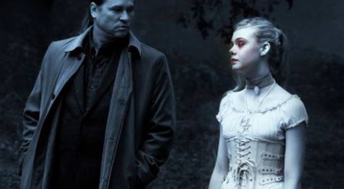 Twixt - Val Kilmer ed Elle Fanning