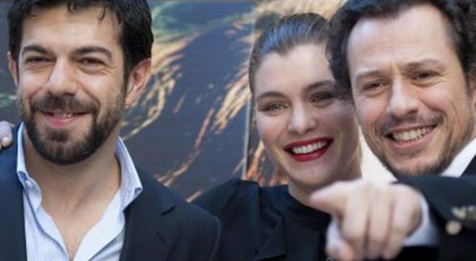 La vita facile - Vittoria Puccini, Pierfrancesco Favino e Stefano Accorsi