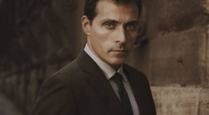 Rufus Sewell