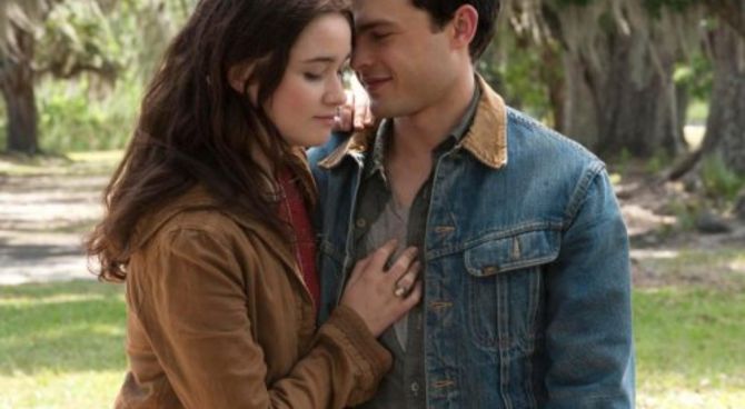 Beautiful Creatures - Alice Englert, Alden Ehrenreich