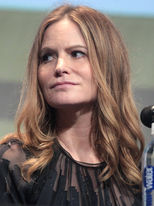 Jennifer Jason-Leigh