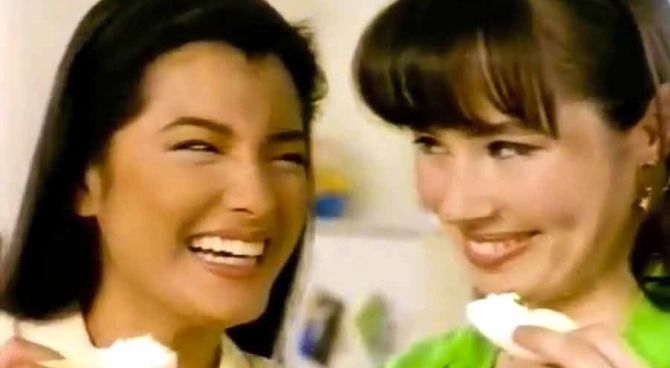 Kelly Hu nello spot Philadelphia