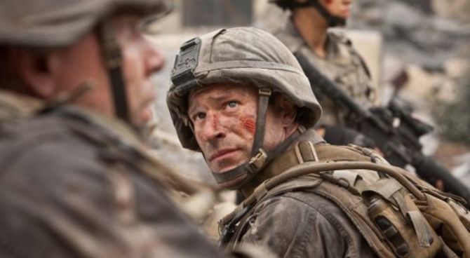 World Invasion - Aaron Eckhart