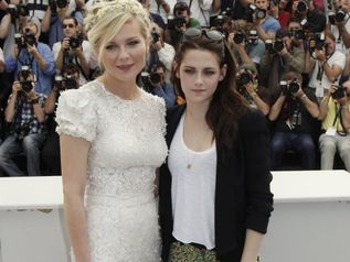 On the Road - Kirsten Dunst, Kristen Stewart