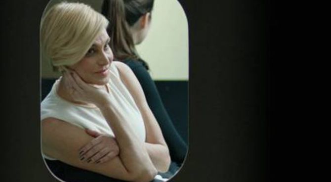 Simona Goes to Hollywood