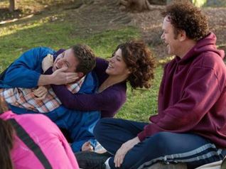 Cyrus - John C. Reilly, Marisa Tomei e Jonah Hill