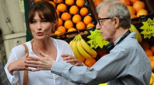 Carla Bruni, italiana in Francia per Allen<br>